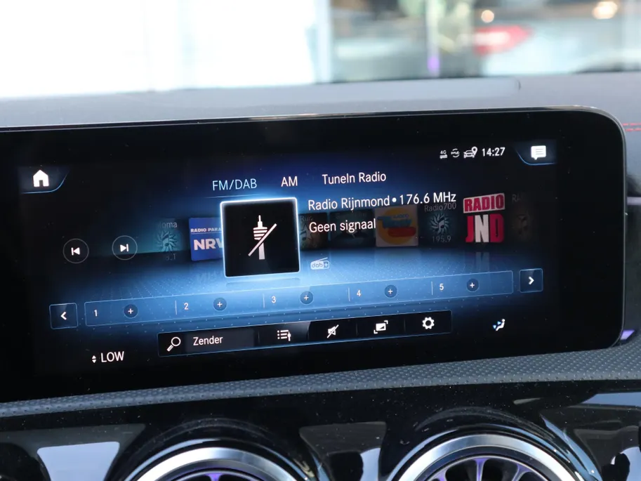 Mercedes-Benz CLA 250 e Premium Plus l Carplay l Privacy glass l Stoelverwarming