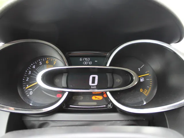 Renault Clio Estate 0.9 TCe Expression | airconditioning | navigatie | lichtmetalen velgen | trekhaak