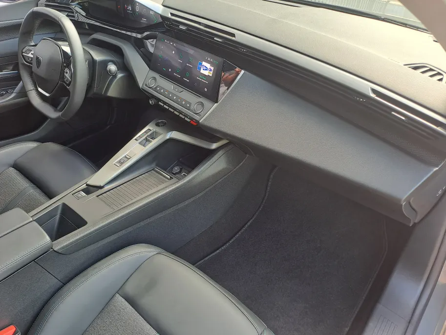 Peugeot 308 1.2 PureTech AUTOMAAT Active Pack Business | Adaptieve Cruise | Climate | Stoelverwarming | Apple Carplay/Android Auto