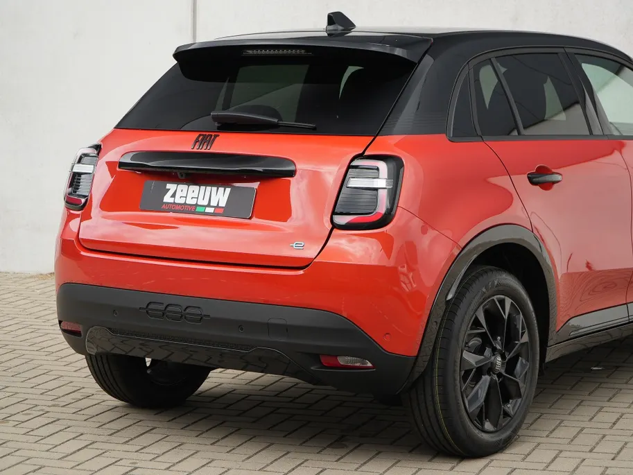 Fiat 600e Sport 54 kWh | Carplay | Camera | Winter | 18'