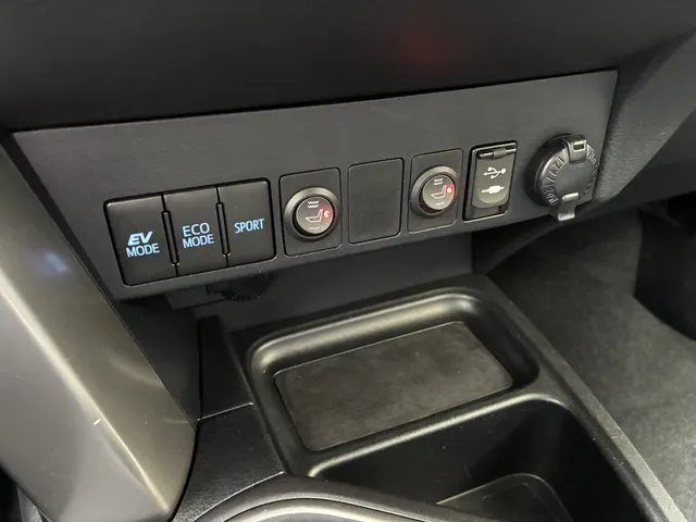 Toyota RAV4 2.5 Hybrid AWD Style