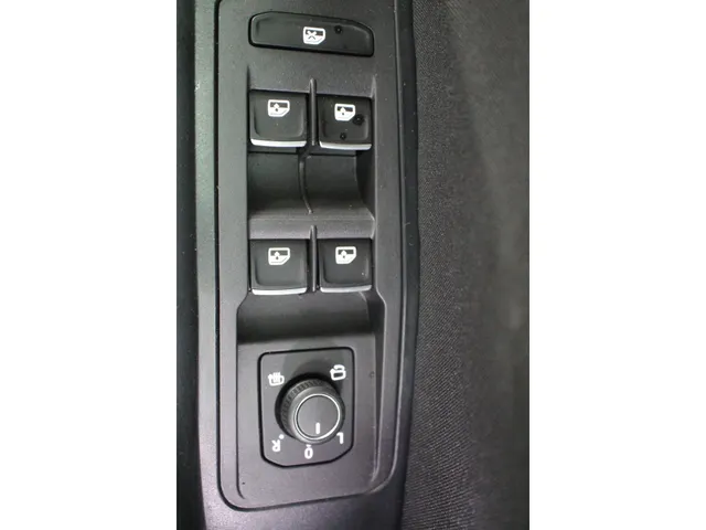 Volkswagen T-Roc 1.5 TSI DSG Sport | Navigatie | Airco | PDC + Camera | Stoelverw.