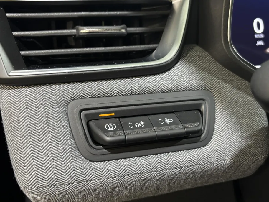 Renault Clio 1.0 TCe 90 GPF techno *Navi+Camera*Climate*Cruise*Parkeersensoren*Groot Scherm*L.M. Velgen