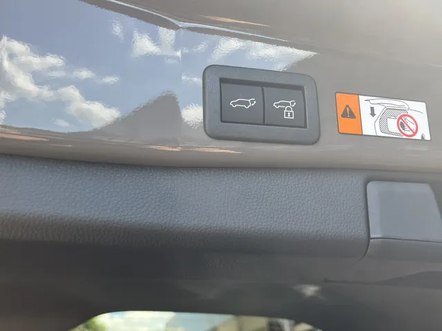 Toyota RAV4 2.5 Phev 300 First Edition | 2000KG | Stoelverkoel. | Memory