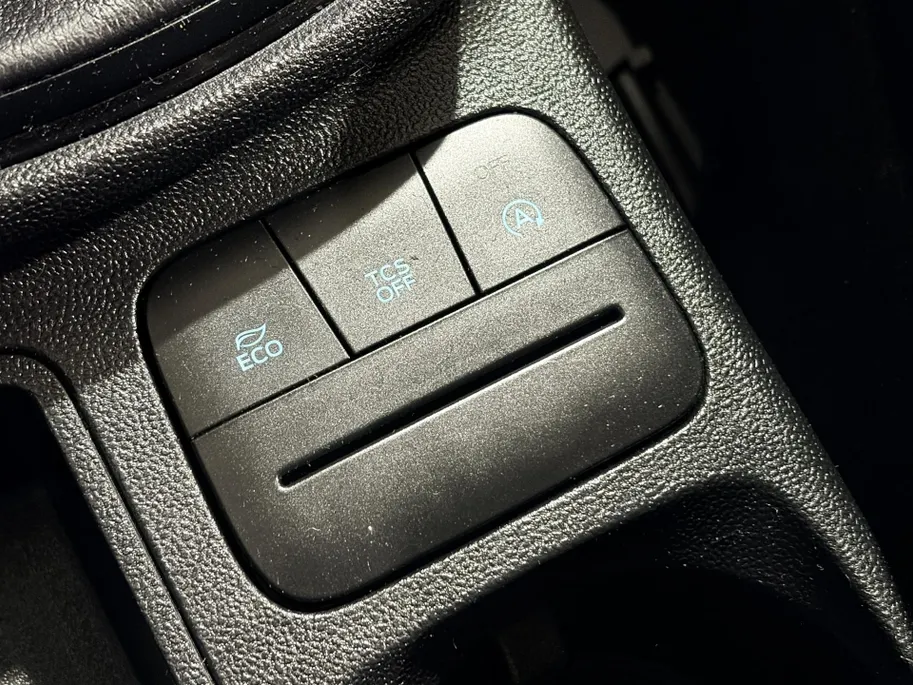 Ford Fiesta 85PK Trend | 1e eigenaar | Navi | Cruise Control | Airco | DAB | Apple CarPlay/Android Auto | Parkeersensoren | Elektrische Ramen & Spiegels | Licht Sensor |