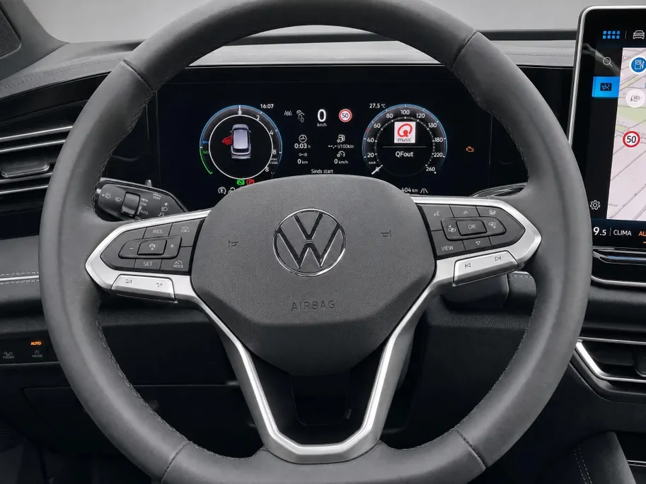 Volkswagen Tiguan 1.5eHybrid 150kW/204PK Elegance · Leder · Panoramadak · Trekhaak · 360°Camera · Garantie t/m 08-09-2030 of 100000km.
