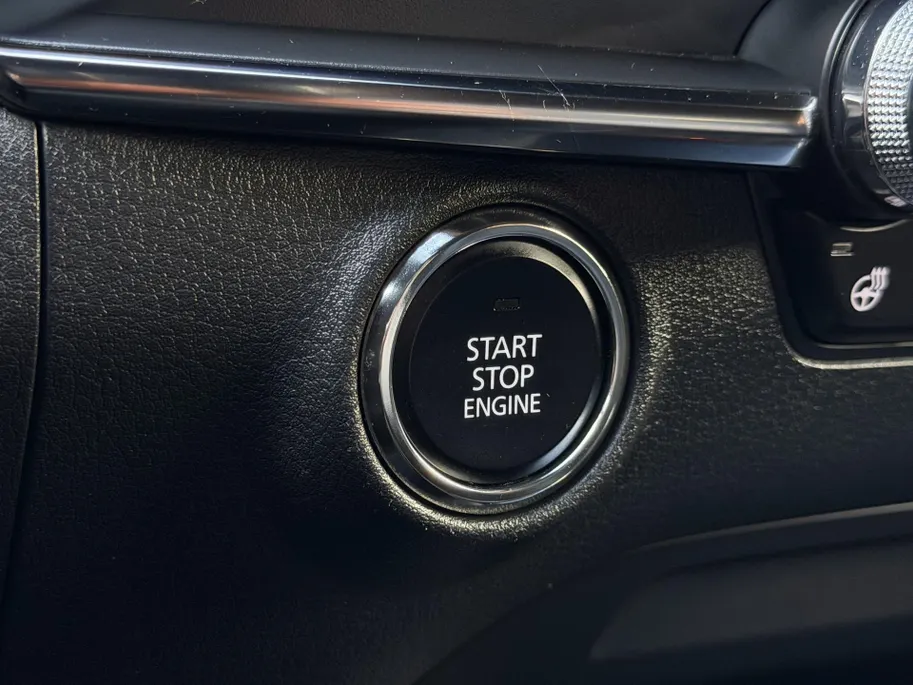 Mazda 3 2.0 e-SkyActiv-G M Hybrid 122 Comfort met Bose | Apple Carplay / Android Auto | Navigatiesysteem | Licht + Regensensor | Elektrisch Verstelbare Bestuurderstoel  | Stoel + Stuurverwarming | Parkeersensoren Voor + Achter | Camera Achter | 18'Lichtmetalen ve