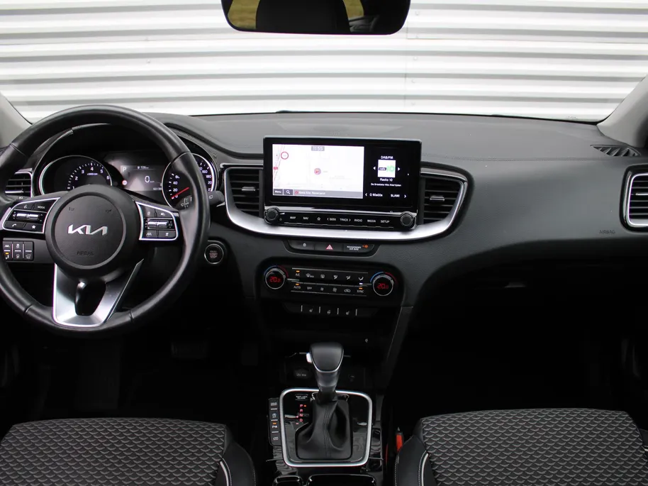 Kia Ceed Sportswagon 1.5 T-GDi MHEV DynamicPlusLine | Stoel- & stuurverwarming | Camera | LED | Navi | Elek. achterklep |
