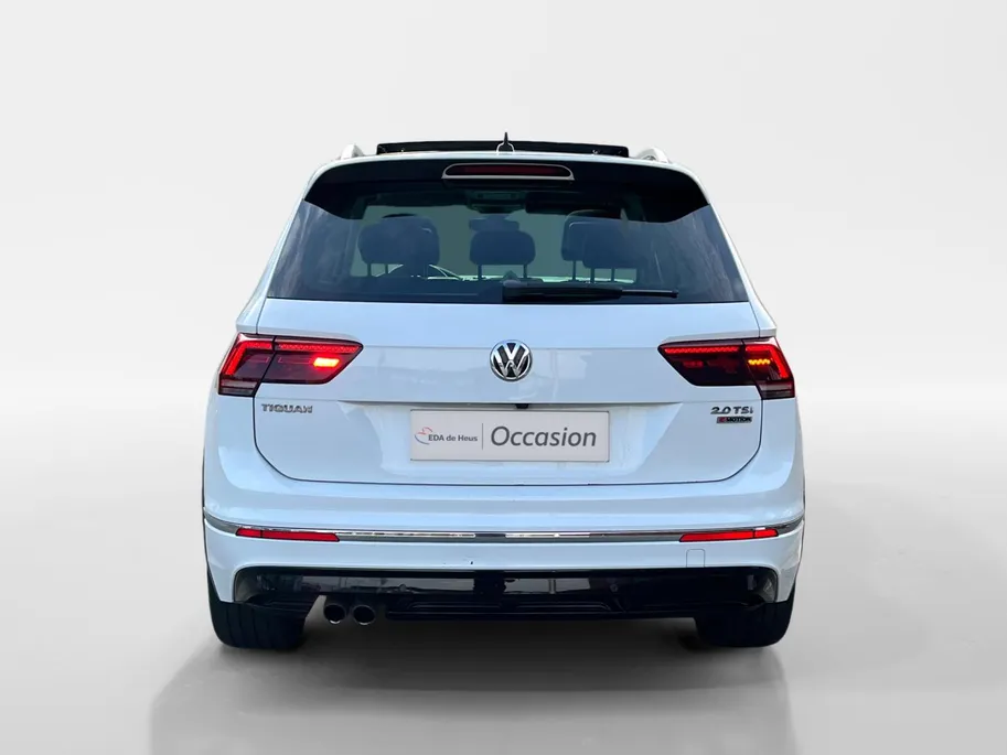 Volkswagen Tiguan 2.0 TSi DSG-aut. 4Motion Highline R-Line NL Auto | 11-2017 | Pano dak | Trekhaak | 20' | Stoelverwarming | Etc.