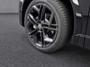 Volkswagen Tiguan 1.5 272pk DSG eHybrid R-Line Edition · Panoramadak · Wegklapbare Trekhaak · 360 Camera · Massage · Black Style · 20'' Inch · Garantie t/m 29-06-2030 of 100.000km