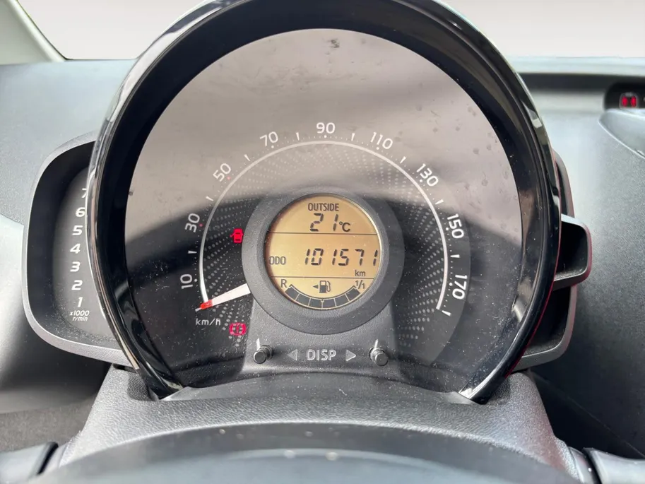 Toyota Aygo 1.0 VVT-i x-clusiv | Camera | Cruise | Lichtmetaal |
