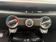 Kia Rio 1.0 TGDI DynamicLine | Navigatie | Airco | Apple Carplay / Android Auto | Achterruitrij Camera | Lichtmetalen Velgen |