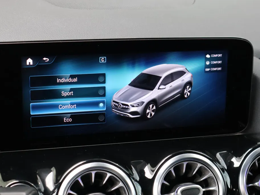 Mercedes-Benz GLA 200 Business Solution AMG l Trekhaak l Stoelverwarming l Memory