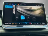Volkswagen Golf 1.5eTSI/150PK DSG R-Line Blackstyle · Panoramadak · Trekhaak · Apple/Android Car Play · Camera · Garantie t/m 23-11-2030 of 100.000km