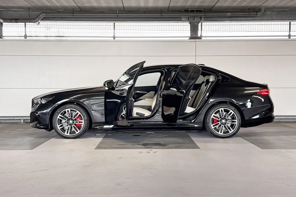 BMW i5 Sedan xDrive40 84 kWh