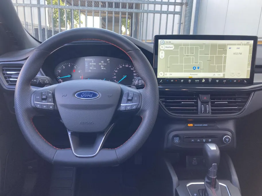 Ford Focus Wagon 1.0 EcoBoost Hybrid 155 pk Autom. ST Line X Wagon Automaat - Panoramadak - Winter Pack - Navigatie - Apple Carplay/ Android Auto