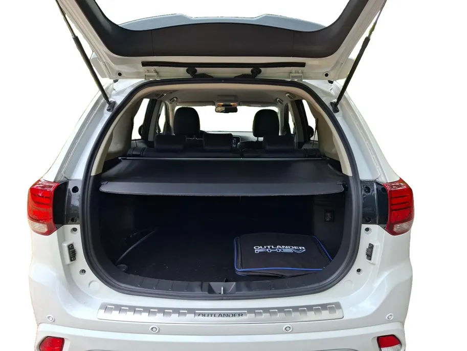 Mitsubishi Outlander 2.4 PHEV Intense | TREKHAAK | AUTOMAAT | CLIMATE | CRUISE | GOED ONDERHOUDEN |