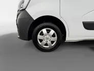 Renault Master T33 2.3 - 135PK dCi L2H2 Work Edition | BPM VRIJ | Trekhaak | Parkeersensoren | Camera | Navi | Apple CarPlay/Android Auto | Volledig betimmerd | Airco | Cruise Control |