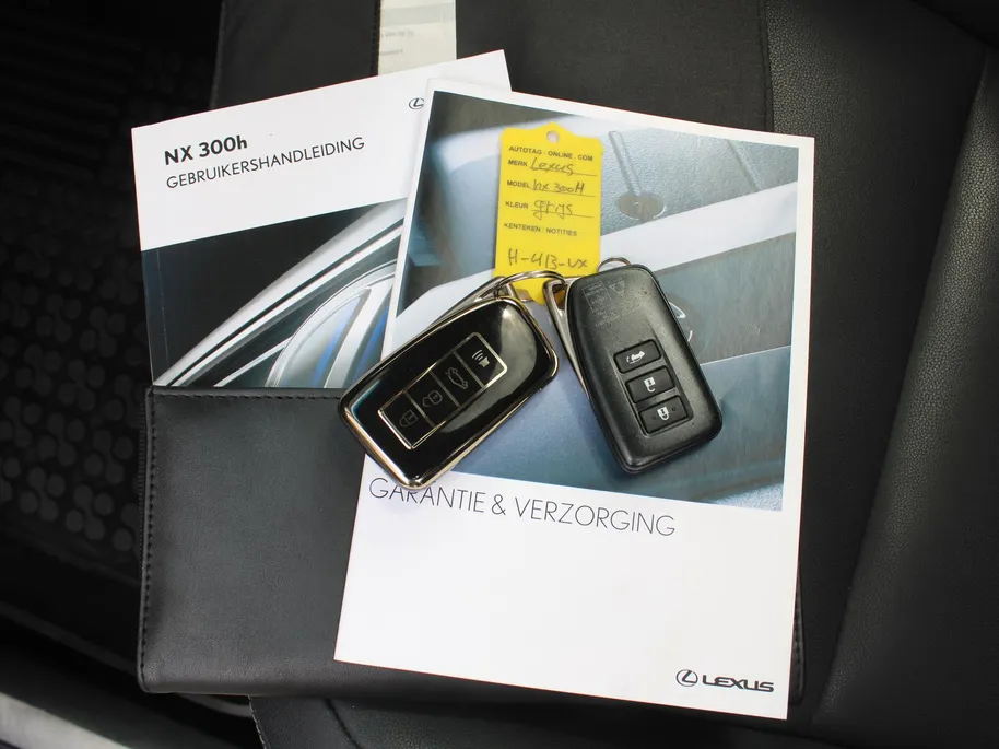 Lexus NX 300h AWD Sport Edition | Luxury + Safety Pack | Stuur-/stoelverwarming | Schuif-/kantel dak | Draadloze lader | 18' LM | Camera | Cruise adapt. |