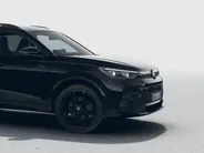 Volkswagen Tiguan R-Line Edition 1.5 eHybrid 204 PK 6 versn. DSG · Black Style Pakket · Panoramaschuif-kanteldak · Trekhaak inklapbaar, met elektrische ontgrendeling, incl. aanhangermanoeuvreerhulp Trailer Assist · Prijs is inclusief inruilpremie ·