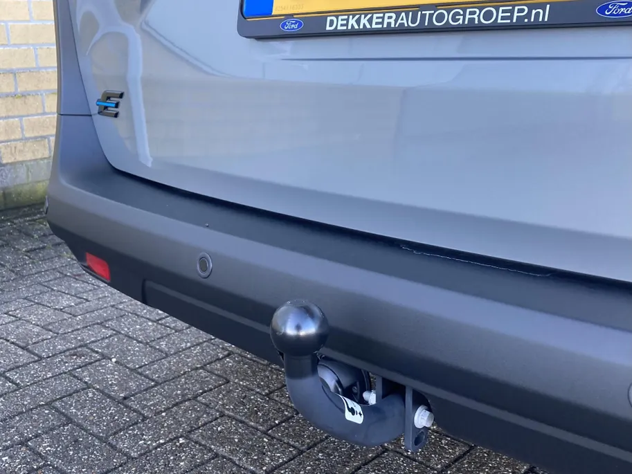 Ford Tourneo Courier Titanium 100% Elektrisch 43kWh 136 pk Apple Carplay/Android Auto - Winterpack - trekhaak