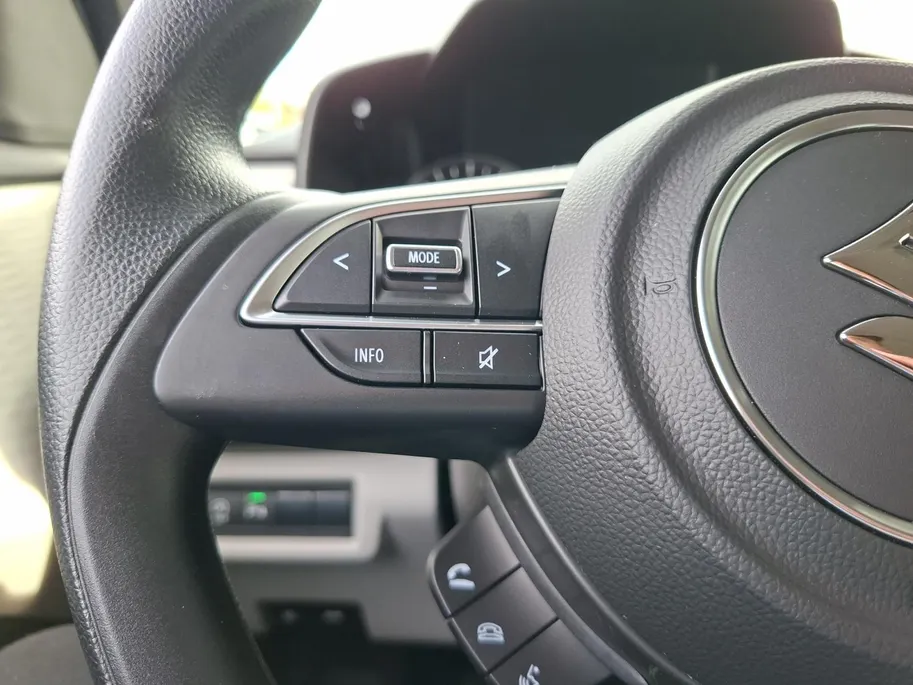 Suzuki Swift 1.2 Comfort Smart Hybrid | DEMO | Direct leverbaar | Navigatie | Achteruit rij camera | Blind spot | Hoge instap