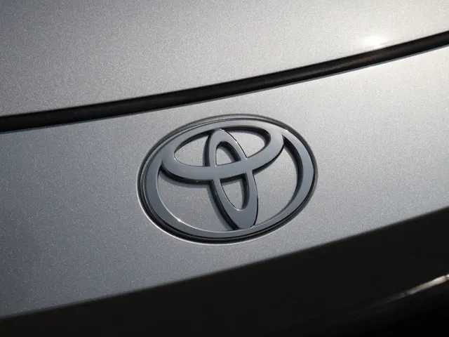 Toyota C-HR 1.8 Hybrid 140 Dynamic | Blindspot | Parkeersensoren V+A
