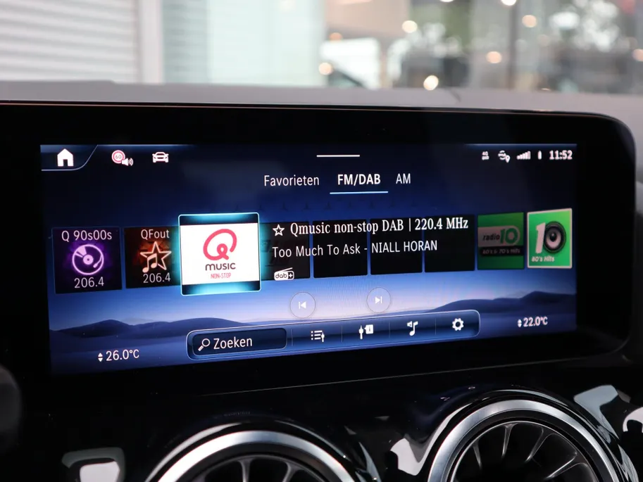 Mercedes-Benz GLA 180 AMG Line l Keyless l Achteruitrij camera l Stoelverwarming
