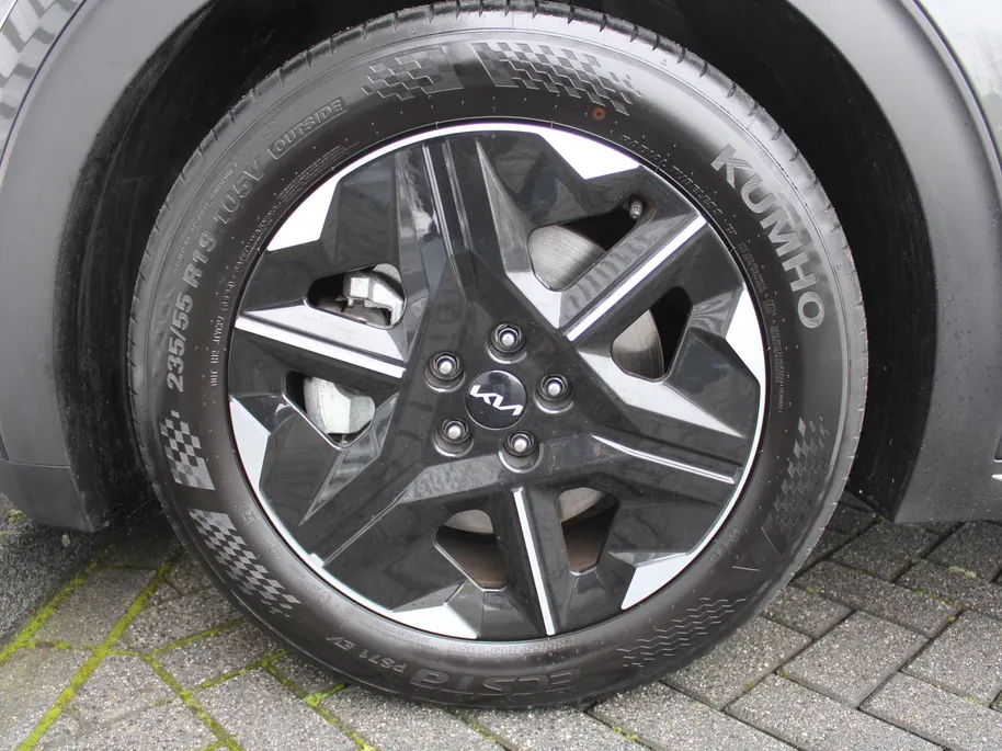 Kia EV6 Light Edition 63 kWh | Stuur-/stoelverwarming | Camera | 19' LM | LED | Adap. Cruise | Clima | Draadloze telefoonlader | 17% bijtelling |