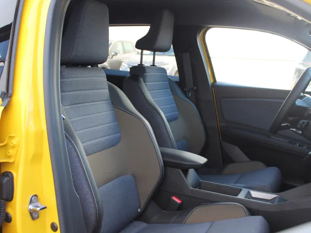 Renault 5 Comfort Range 150 PK TECHNO 52 kWh | 4 seizoensbanden | Pack winter | NIEUW OP VOORRAAD