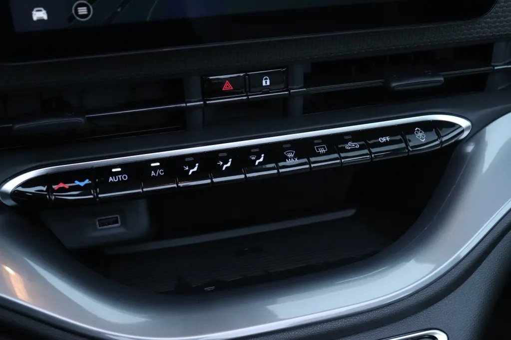 Fiat 500e C La Prima by Bocelli 42 kWh | JBL | Winter | Camera | 17′