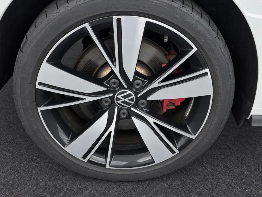 Volkswagen Golf 1.4 eHybrid 245pk GTE · Panoramadak · Trekhaak · Apple/Android Car Play · Camera · Stoelverwarming ·