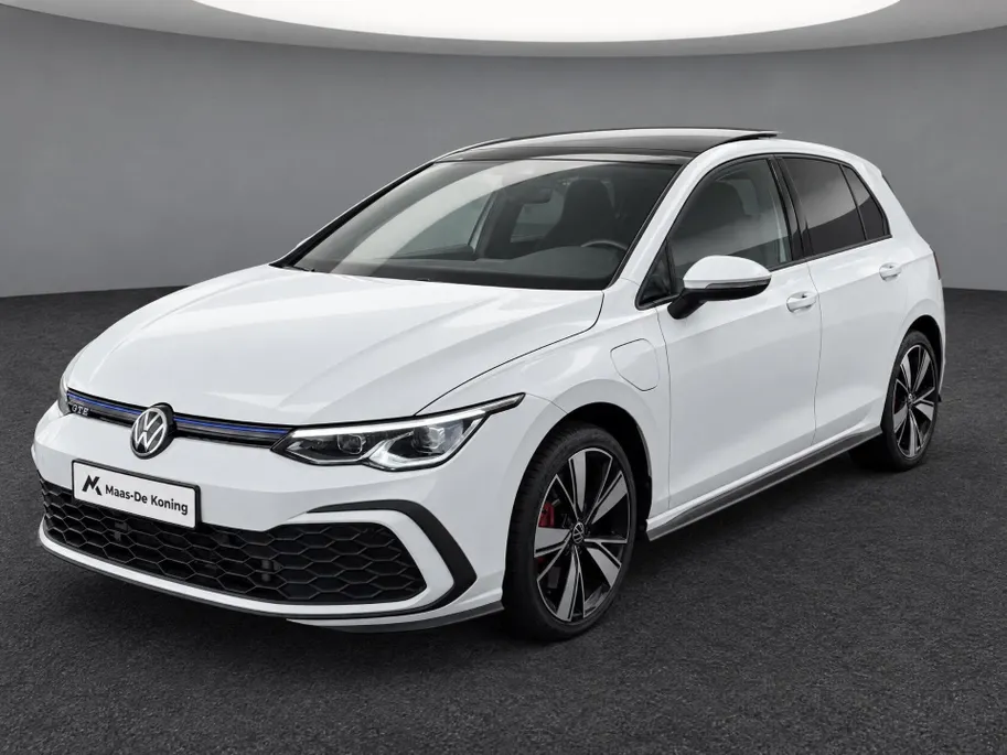Volkswagen Golf 1.4 eHybrid 245pk GTE · Panoramadak · Trekhaak · Apple/Android Car Play · Camera · Stoelverwarming ·