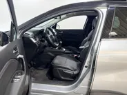 Renault Captur 90PK TCe Techno | 1e eigenaar | Schuif-Kantel Dak | Camera | Navigatie | Apple Carplay/Android Auto | Parkeersensoren | Trekhaak | Climate Control | Lichtmetalen Velgen | Full LED |