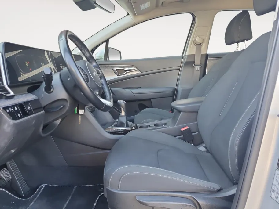 Kia Sportage 1.6T MHEV DynamicLine Edition | Stoel en stuurverwarming | Camera | Navigatie | Apple Carplay / Android Auto | Climate control |