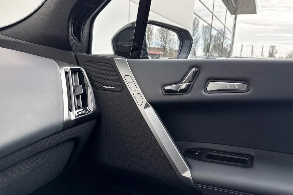BMW iX xDrive60 112 kWh