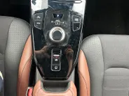 Suzuki e Vitara Style 61 kWh | Stuur/Stoel Verwarming | Dodehoekdetectie | 360 Camera | Elektrische stoelverstelling | Apple Carplay/Android Auto |