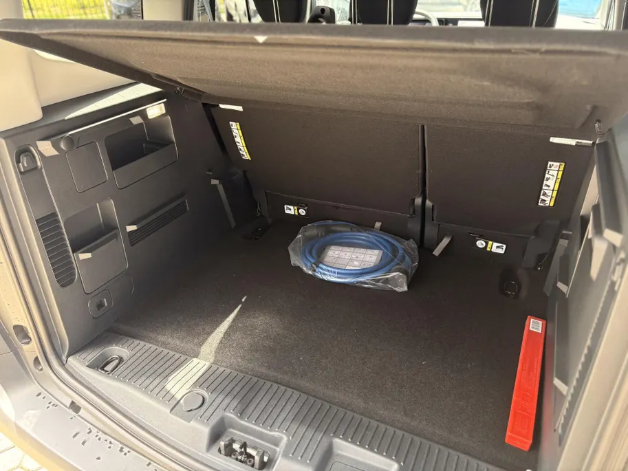 Ford Tourneo Courier EV 136pk | Trekhaak | Winter Pack