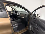Renault Captur 120PK TCe Intens | 1ste Eigenaar | Navigatie | Climate Control | Camera | Lichtmetalen Velgen | Parkeersensoren | Cruise Control | Park Assist | Bluetooth Audio/Telefoon | Licht & Regen Sensor |