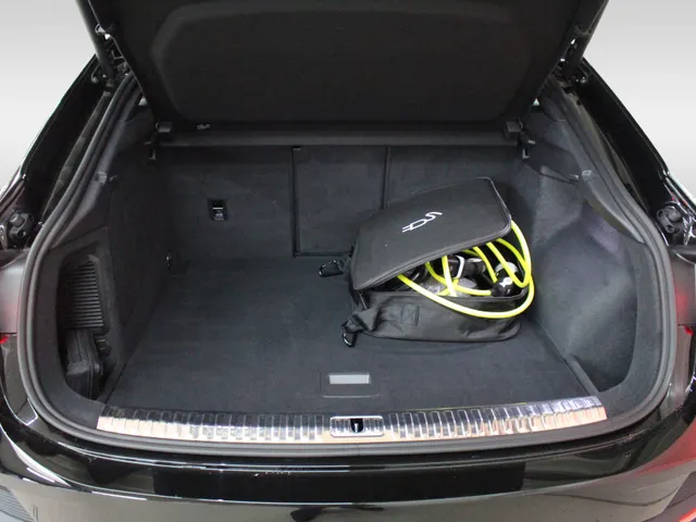 Audi Q3 Sportback 45 TFSI 245PK S-Line S-Tronic Navigatie | 360 camera | Gunner Velgen | Stoelverwarming