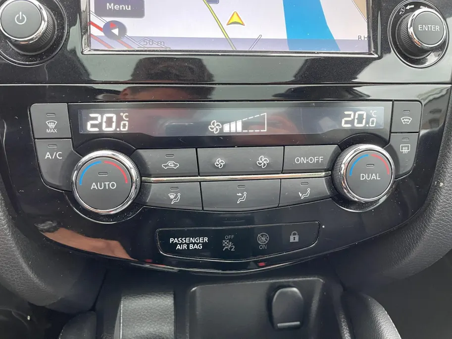 Nissan QASHQAI 1.2 Tekna *Automaat*Navi+360Camera*Climate Control*Stoelverwarming*Panoramadak*Trekhaak*LM.Velgen*Lederen bekleding*Zeer nette auto!