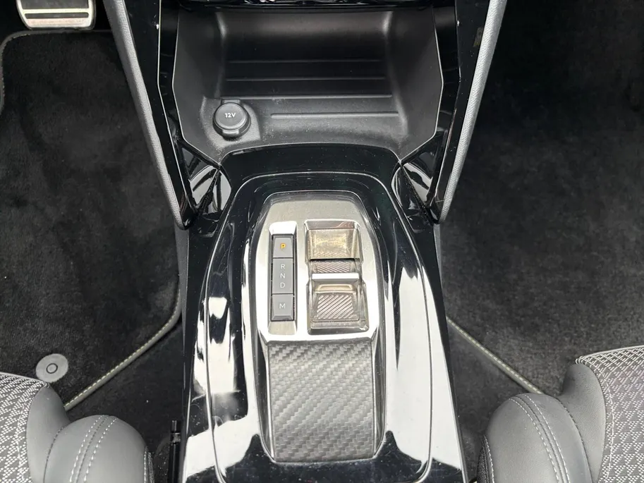 Peugeot 208 1.2 PureTech GT | Trekhaak | NL-AUTO | Automaat |