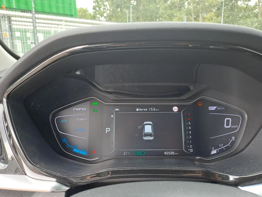 Kia Niro 1.6 GDi Hybrid DynamicPlusLine |  Schuif-kanteldak | Stuur en voorstoelen Verwarmd | Leer | Automaat | Camera  | Navi