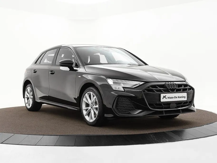 Audi A3 Sportback 40 TFSIe 204pk S-tronic S edition · Camera · Stoelverwarming · Apple/Android Car Play · Park Assist · Navigatie · 17'' Inch · Garantie t/m 27-07-2029 of 100.000km