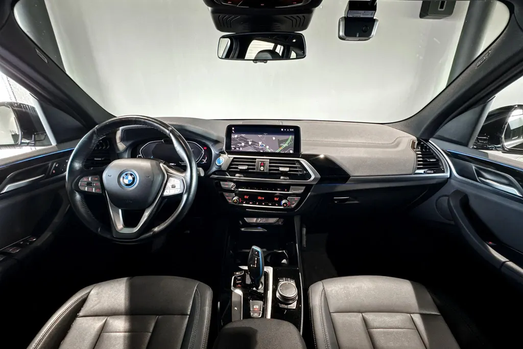 BMW iX3 Executive 80 kWh
