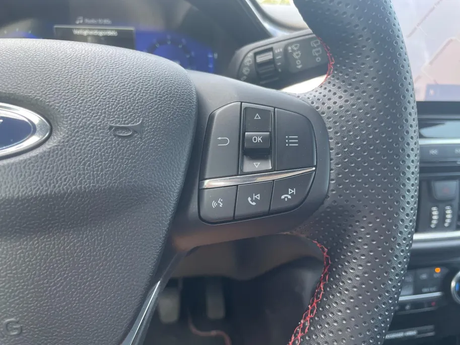 Ford Puma 1.0 EcoBoost Hybrid ST-Line | Trekhaak | Stuur stoel en voorruitverwarming | Navigatie | Lm velgen