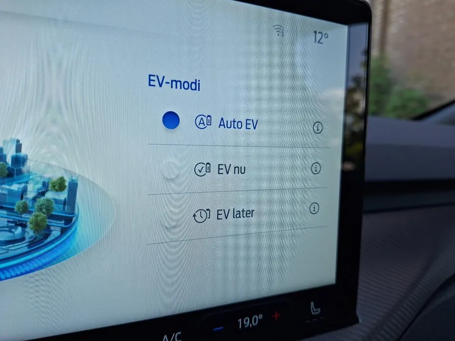 Ford Kuga 2.5 PHEV ST-Line X | Winterpack | Matrix Ledkoplampen | 19' Lichtmetaal | El. Trekhaak | Panoramadak | Adaptive cruisecontrol | 360Camera | Apple Carplay&Android Auto | El. Achterklep | El. verst. voorstoelen | Nieuw te bestellen |
