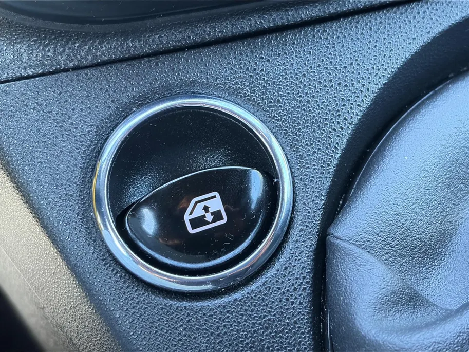 Fiat 500 1.0 Hybrid Cult Airco , lichtmetalen velgen 15' , navi  , parkeersensor , tel , usb-c , Apple Carplay/Android Auto .