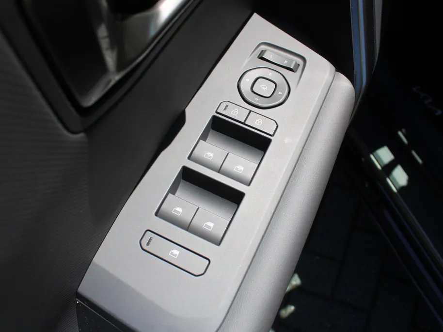 Kia Seltos Seltos 1.6 T-GDi DCT7 X-Line Demo Edition | Stuur-/stoelverwarming + ventilatie | 360 Camera | Leer | Elek. stoelverstelling | Inductielader | LED | 19" LM |