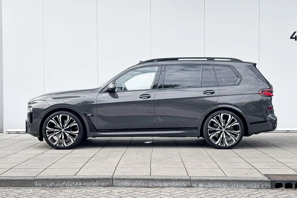 BMW X7 M60i xDrive
